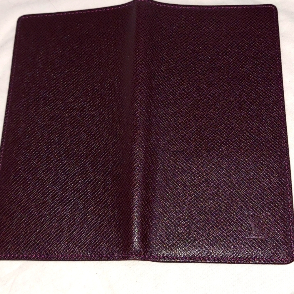 Louis Vuitton Long Taiga Plum  Leather Wallet Card Bifold Checkbook - Picture 4 of 7